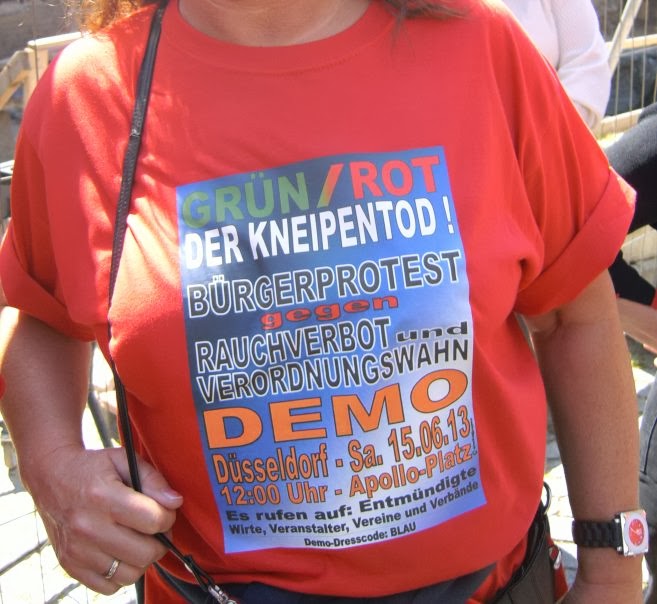 Demo gegen totales Rauchverbot in Düsseldorf Demo gegen totales Rauchverbot in Düsseldorf